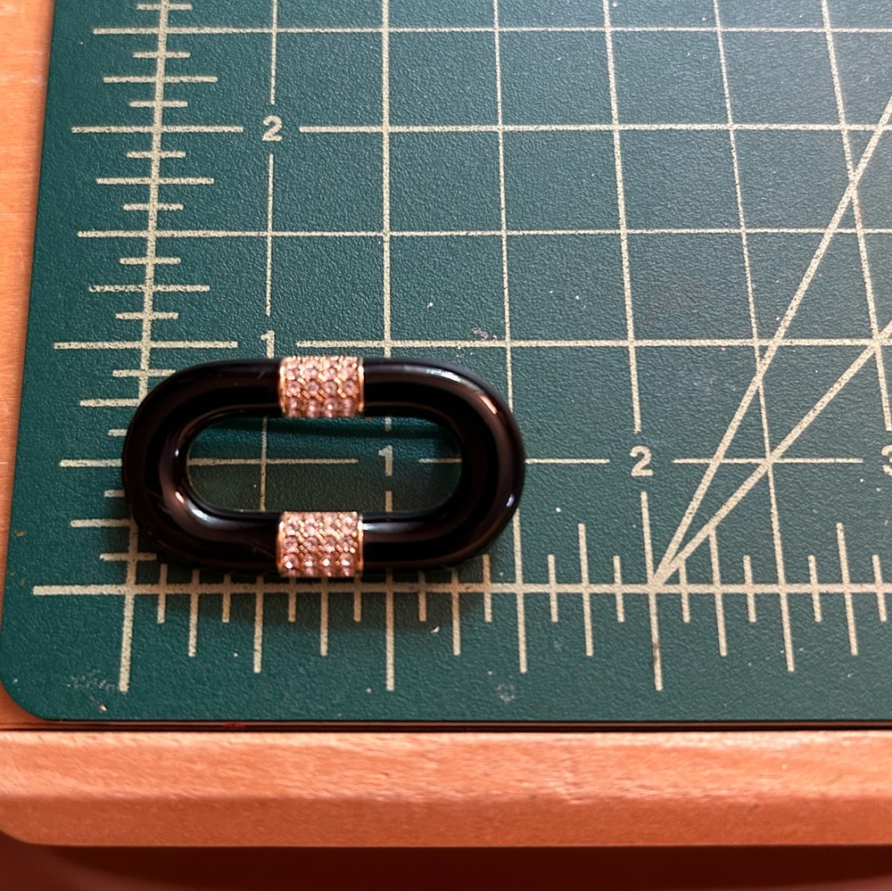 Beautiful Pin - Picture 5 of 5